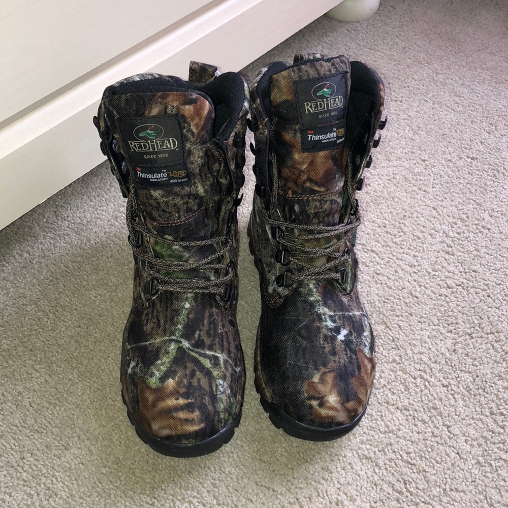 Red head camo boots never worn NWT